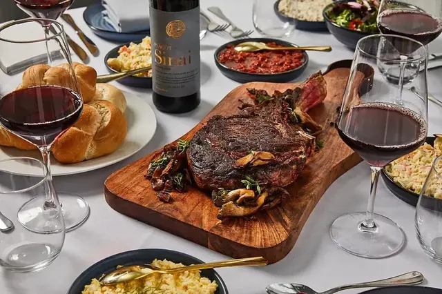 Glatt kosher dinner at the conference